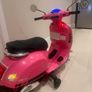 Kids electric Vespa scooter Image 3