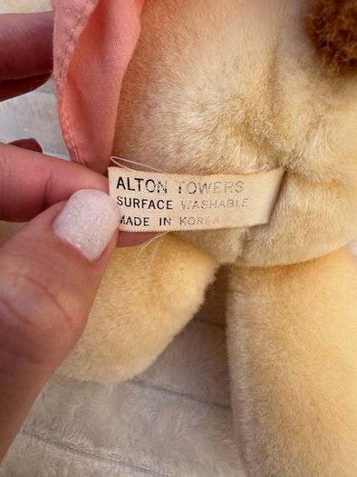 Vintage Henrietta Hound Alton Towers Plush approx. 25 cm. Used Please see photos