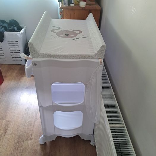 Babylo Changing Table