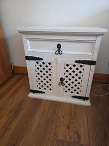Bedside lockers