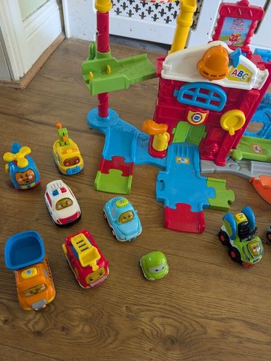 toot toot driver vtech garage & 12 cars