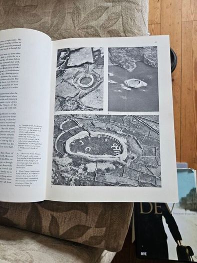The Architecture Of Ireland. From Earliest Times To 1880. By Maurice Craig. First Edition Large Volume Hardback With Dustjacket In Good Condition.  See Photos For Same