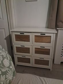 chest of drawers