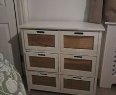 chest of drawers