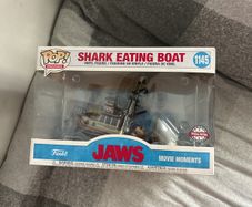 Shark eating boat (pop movies 1145)