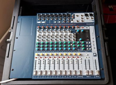 Soundcraft Signature 12