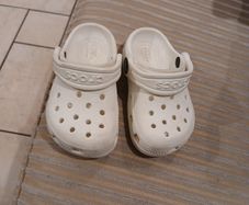 crocs