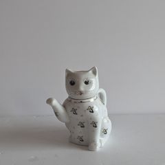 Vintage Hand painted Chinese Lucky Cat Teapot
