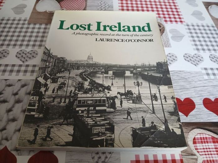 Vintage Lost Ireland: A Photographic Record at the Turn of the Century