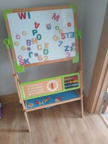kids easel