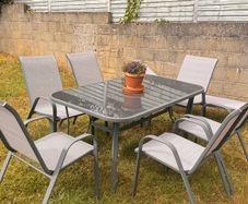 garden table and chairs