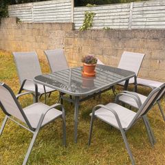 garden table and chairs