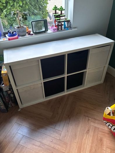 Kids room storage unit