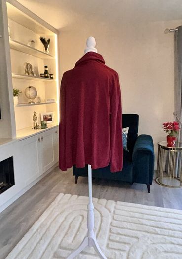 Ladies Long Sleeved Wine Cardigan from Dunnes Stores. Size Large UK 14-16 / EU 42-44
