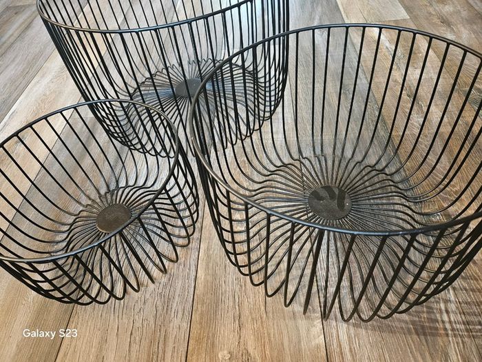 Wire storage baskets