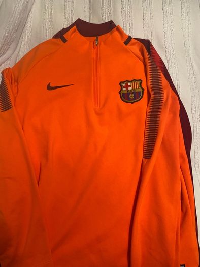 boys Nike sports top