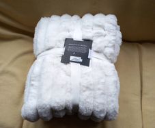 Balmoral Winter White Faux Fur Throw 150cm x 220 cmF