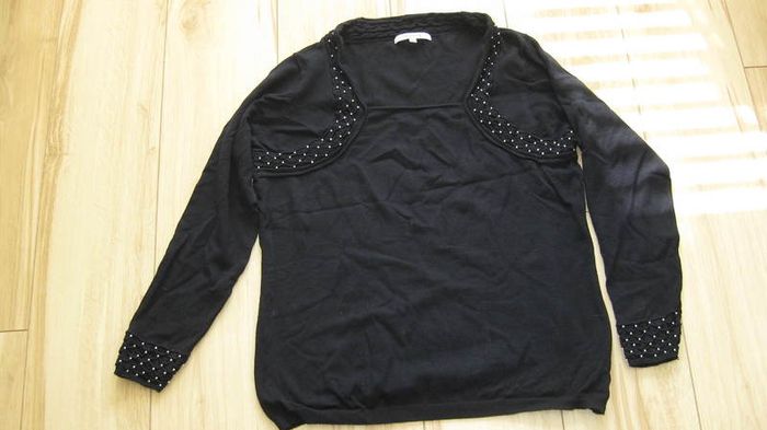 Chesca ladies Jumper Navy with pearl design size 2 or 16 to 18