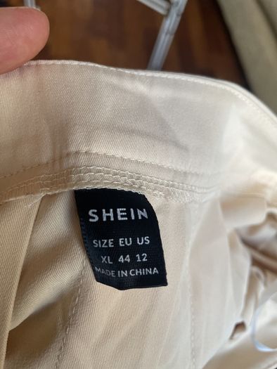 Beige pleated skirt size XL