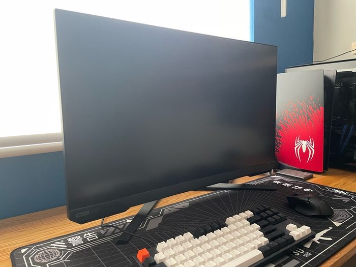 Samsung Odyssey G7 LS28BG700EPXXU 28" 4K UHD Smart Gaming monitor with Speakers