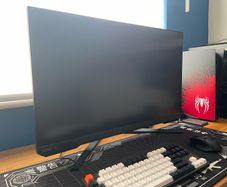 Samsung Odyssey G7 LS28BG700EPXXU 28" 4K UHD Smart Gaming monitor with Speakers