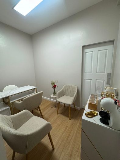 Nail table & Beauty Room Available to rent Dublin