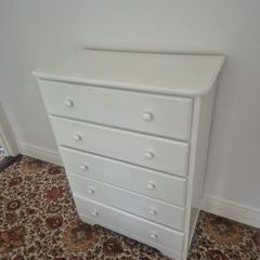 chest of drawers