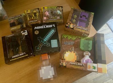 Minecraft action figures & Lamps collection