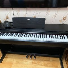 Yamaha YDP-143 Piano