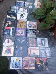 93 CDs, jazz, rap, musicals, mint condition, D18