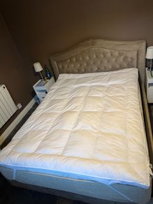 King Size Bailey & Cole Luxury Mattress Topper - White