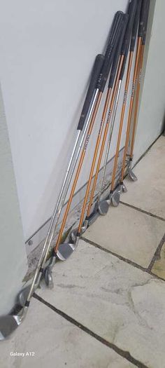 Wilson golf club set - 10 clubs