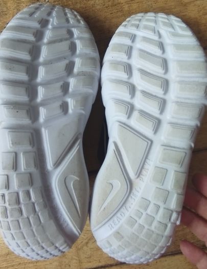 Nike flex runner 2 shoes size 5.5y