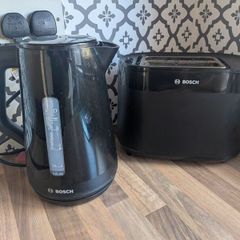 Matching Bosch Black Kettle and 2-Slice Toaster Set
