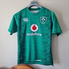 2018-20 Canterbury ireland rugby shirt Size large in good condition