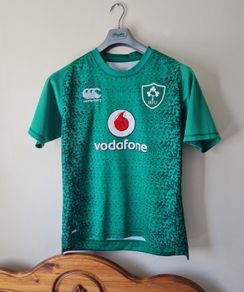 2018-20 Canterbury ireland rugby shirt Size large in good condition