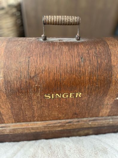 Antique singer sowing machine