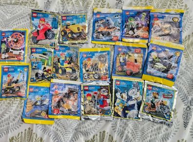 17 x lego city figures