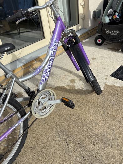 Tahiti Girls Mountain Bike 24" - 18 Speed - Purple - Great Condition