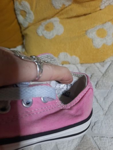 baby girl pink converse