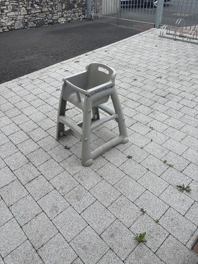 Rubbermaid High Chair