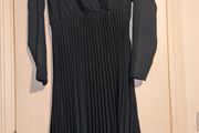 Stunning emerald long sleeve pleated midi dress