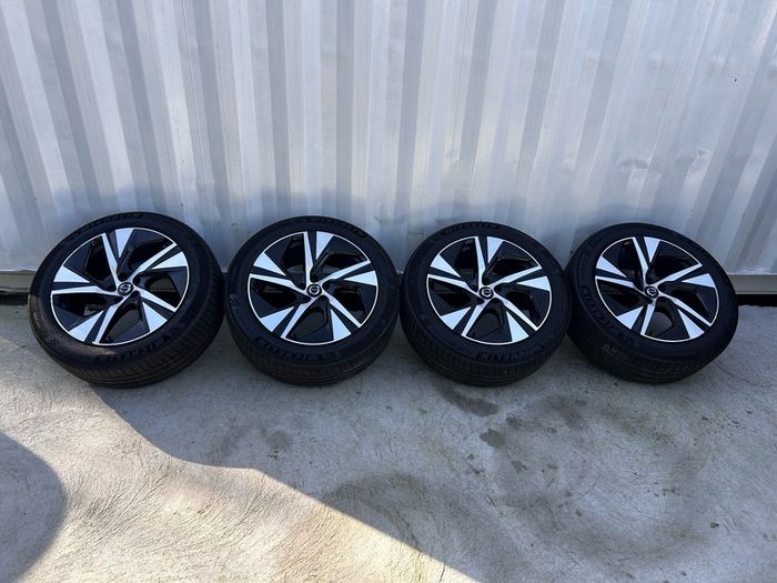 Genuine Volvo XC90 R Design 20" Alloy Wheels