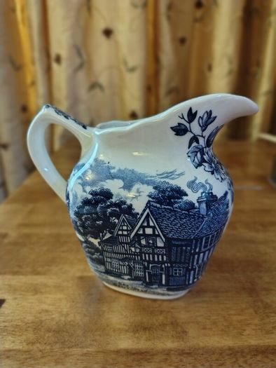 English Country Inn collection by Grindley.