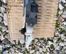 07  Avensis window motor