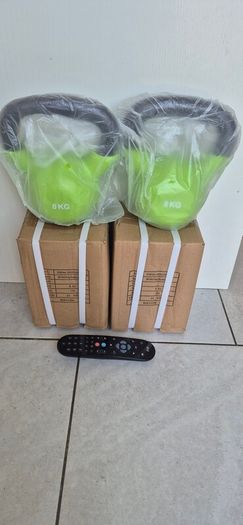 brand new 2x8kilo cast iron kettlebells