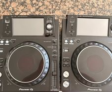 2 X Pioneer XDJ 1000 Mk2 (Mint Condition)