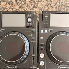 2 X Pioneer XDJ 1000 Mk2 (Mint Condition)
