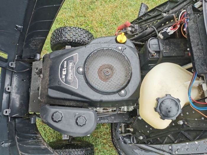 Ride on lawnmower