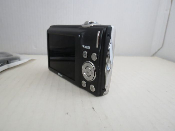 Camera Nikon Coolpix S3000